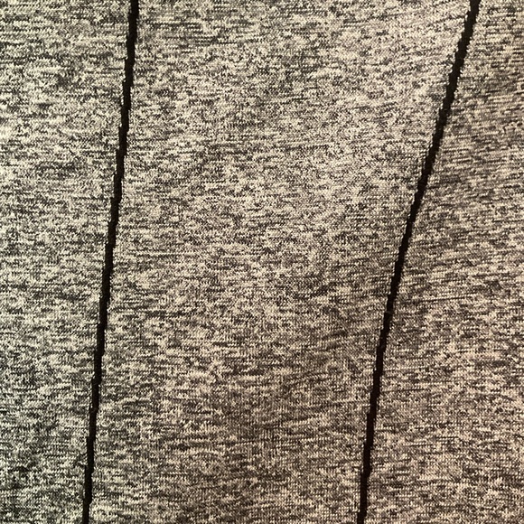 Nike Dri-Fit Tee, Short Sleeve, Crew Neck, Hip Length, Grey, Women’s Size Medium - Picture 9 of 10